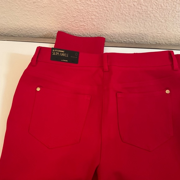 NWT Chicos red “So Slimming slim ankle skinny pants - Picture 10 of 13
